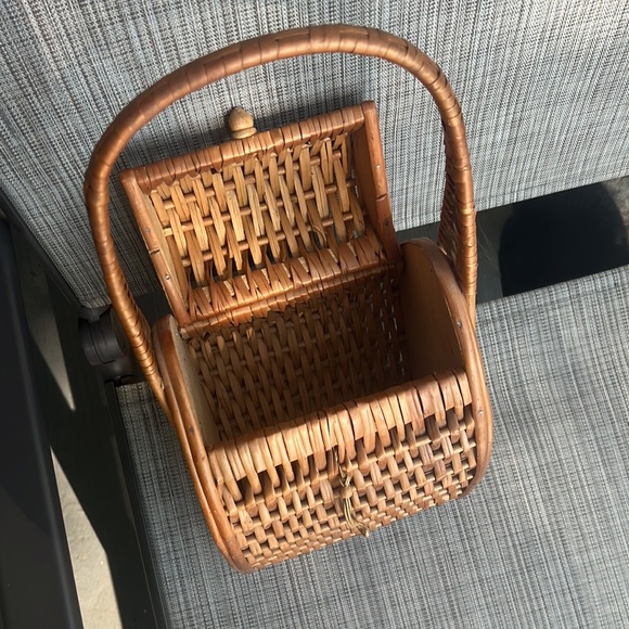 Vintage Rattan Hand Basket - Picture 6 of 7